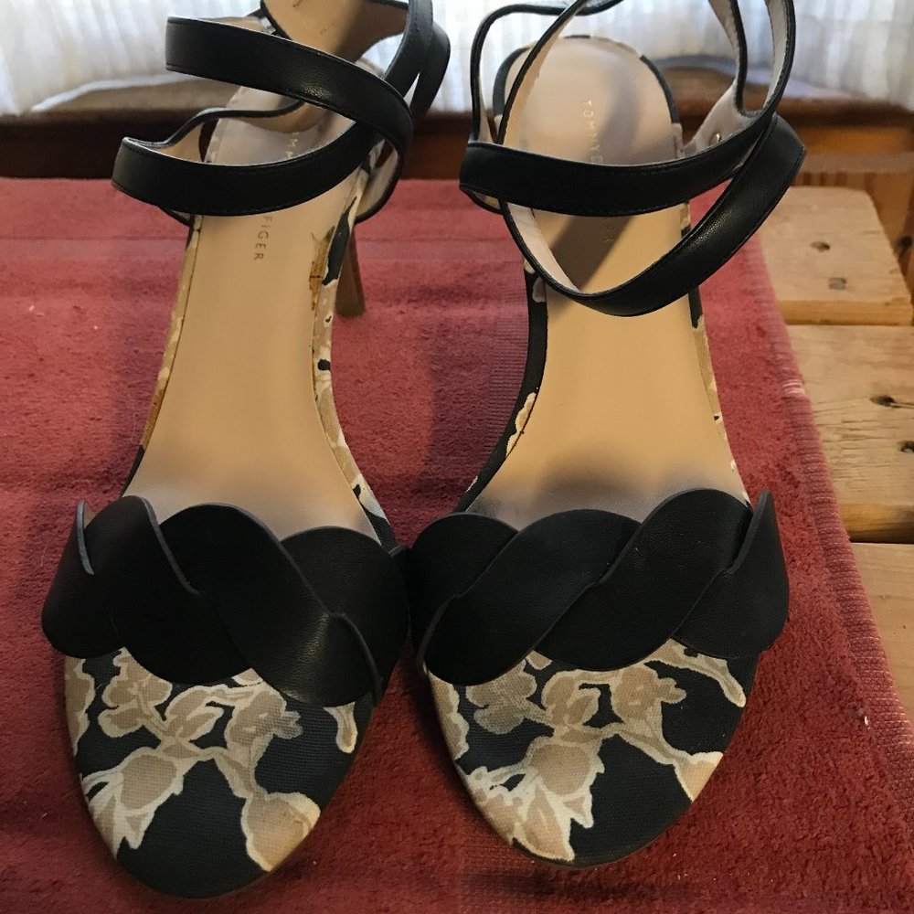 Tommy Hilfiger -  Heeled Sandals SIZE 7.5 - Black